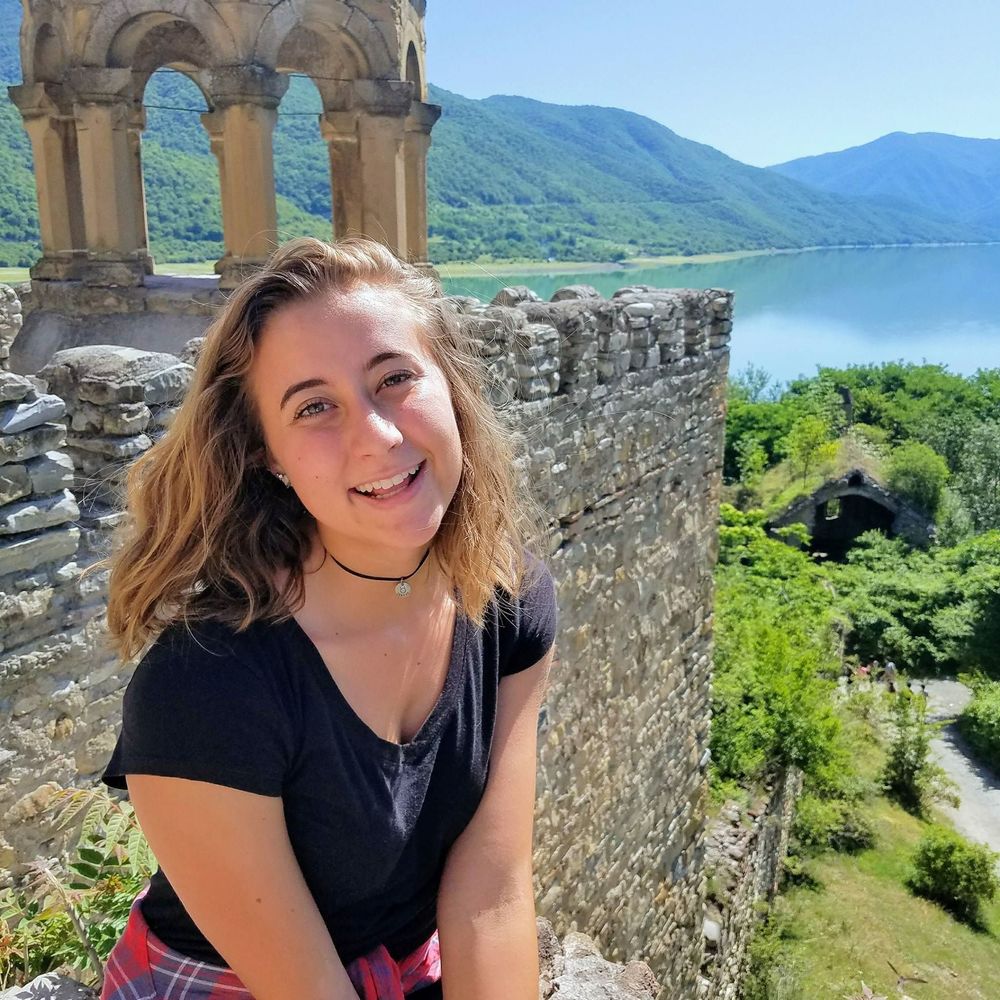 Meet your Posher, Abbie